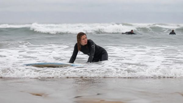 Comment surmonter les défis de la progression surf débutant